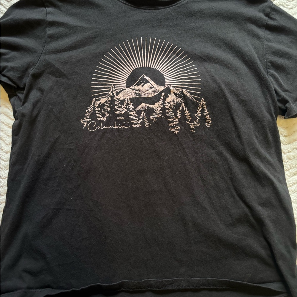 Columbia Black Short-Sleeve Mountain Tee